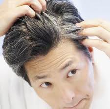 Парааминобензоена киселина на супер цена предпазва косата и кожата. 