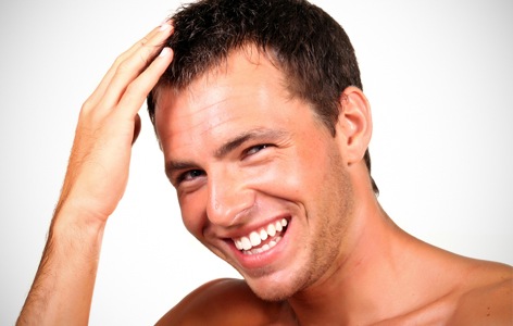 FOLIGAIN.D8 8% стимулира растежа на косъма и предотвратява загубата на коса