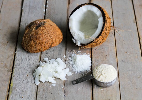 Био Кокосово брашно на прах от ZOYA подобрява текстурата на хлебните и сладкарските изделия.